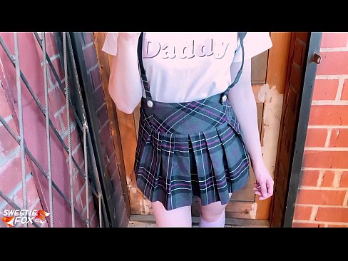 ❤️ ʻO ke kaikamahine kula e ʻū hohonu i kāna dick a hoʻopaʻa ʻia ma mua o nā papa. Fuck video ma haw.teatroporno.ru ️❤